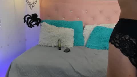 Snapshot of susan_petite_ chatting on October 11, 5:34 am Susan online show from October 11, 5:34 am