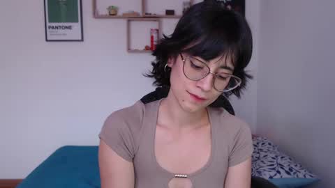 Snapshot of susana_w chatting on February 17, 8:49 pm susana_w online show from February 17, 8:49 pm