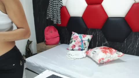 susanleroy online show from December 14, 3:50 am