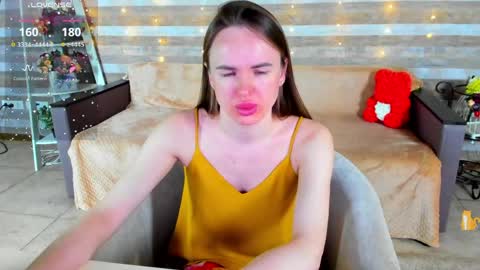 susansmitt online show from April 11, 6:55 pm