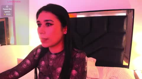 susanvilla online show from October 4, 9:30 pm