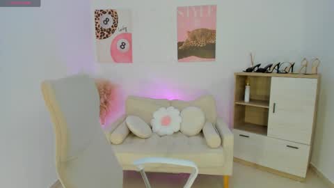 Sussan Monroe online show from May 31, 7:04 pm