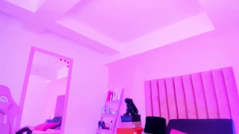 Sussan Nicole  online show from November 18, 12:39 pm