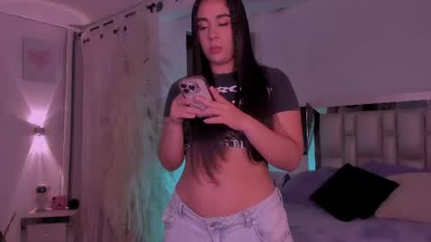 sussy_bell_ online show from June 12, 5:26 am