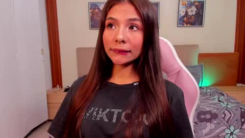 Snapshot of sussy_sweet4u chatting on September 19, 11:09 am sussy_sweet4u online show from September 19, 11:09 am