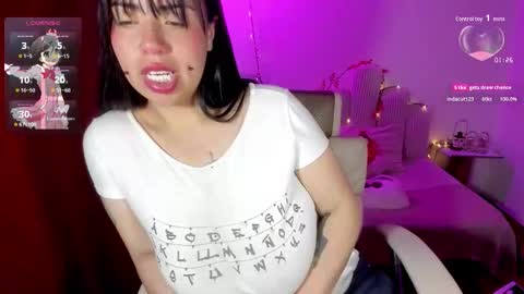 Snapshot of sussy_vanguash chatting on September 29, 5:18 pm sussy_vanguash online show from September 29, 5:18 pm