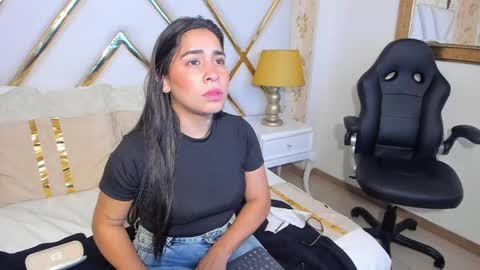 sussyfoxx_ online show from May 16, 6:29 pm
