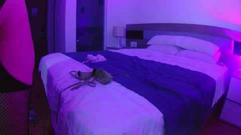 susyli online show from November 22, 8:50 am