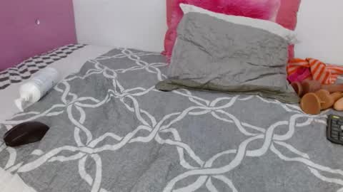 Snapshot of suzan_30 chatting on October 4, 8:35 pm suzan_30 online show from October 4, 8:35 pm