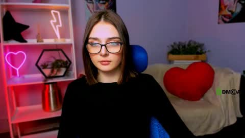 Suzi online show from March 11, 6:41 am