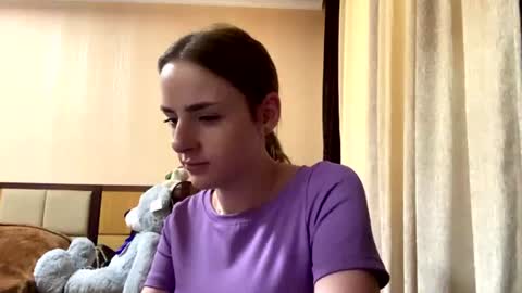 Emila online show from July 18, 8:06 am