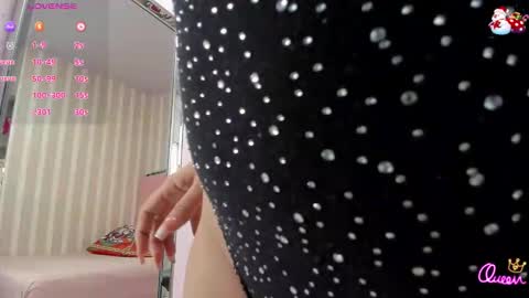 S U Z E T  online show from December 18, 8:02 pm