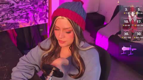 swag_hoe_ online show from August 7, 7:04 am