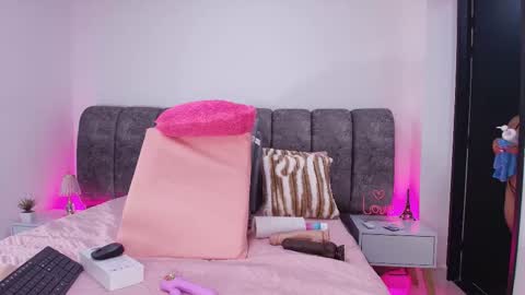 Debora  online show from November 10, 12:00 pm