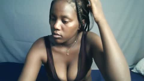 sweet69berry online show from December 15, 8:08 am