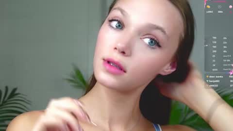 Snapshot of sweet__piece chatting on September 12, 3:52 pm Alice online show from September 12, 3:52 pm