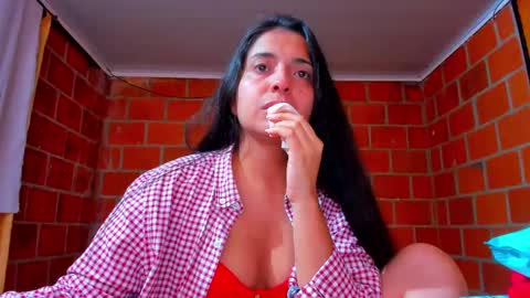 Snapshot of sweet_and_hot_alaia chatting on October 13, 7:00 am sweet and hot alaia online show from October 13, 7:00 am