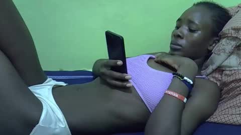 sweet_candie01 online show from December 19, 5:21 am