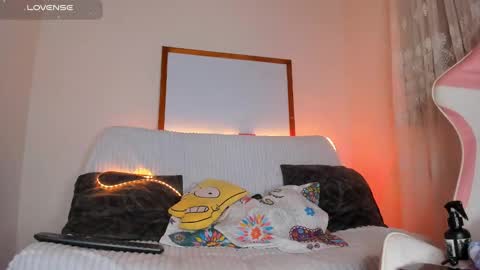 Snapshot of sweet_carine chatting on December 28, 10:36 am camil online show from December 28, 10:36 am