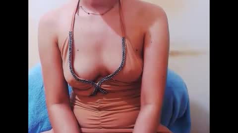 Snapshot of sweet_cherrybabe chatting on December 24, 8:27 pm Sweet Cherry online show from December 24, 8:27 pm