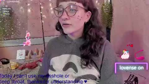  emmili  online show from July 28, 4:39 pm