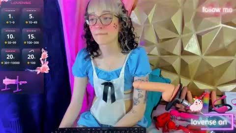 Snapshot of sweet_emmili chatting on September 25, 1:10 pm emmili online show from September 25, 1:10 pm