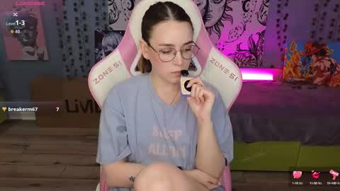 Snapshot of sweet_frosty chatting on September 9, 4:01 am Alice online show from September 9, 4:01 am