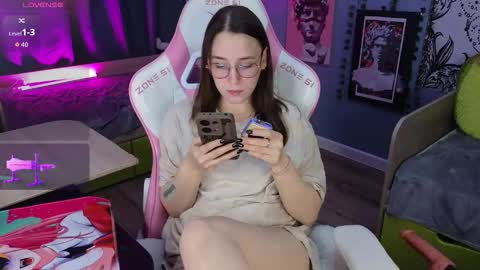 Alice online show from November 23, 4:15 am