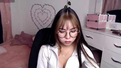 Hannah online show from April 23, 4:09 am