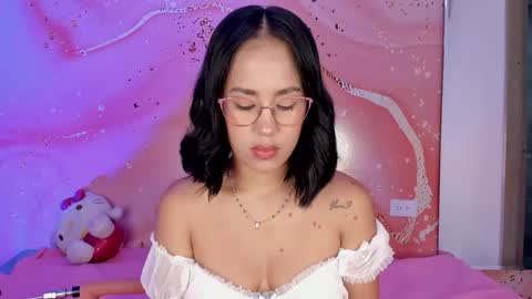Snapshot of sweet_lemariee_ chatting on October 11, 9:03 am Lemarie online show from October 11, 9:03 am