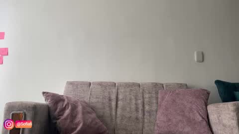 Snapshot of sweet_littleee chatting on October 2, 7:41 pm free private online show from October 2, 7:41 pm