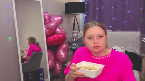 Mikki online show from February 14, 11:56 am