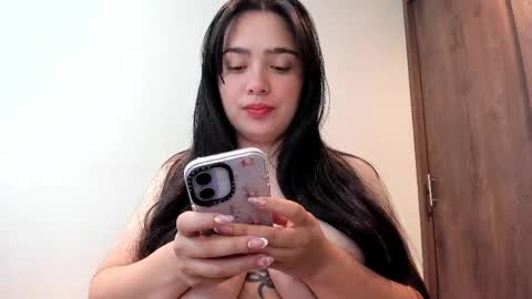 Mia Johns online show from May 29, 5:05 am
