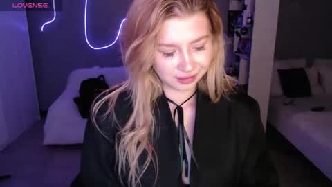 sweet_nicole_333 online show from May 30, 6:48 pm