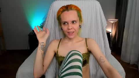 Snapshot of sweet_possum chatting on September 19, 7:40 am Tasya online show from September 19, 7:40 am