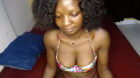 ellanah Tracie online show from November 23, 12:13 am