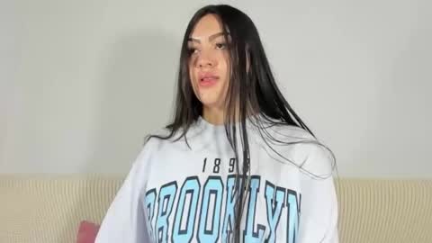 Snapshot of sweet_sophie_7 chatting on January 24, 4:06 pm sweet_sophie_7 online show from January 24, 4:06 pm