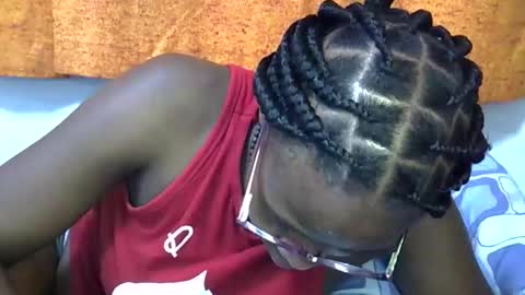 sweet_zarah online show from April 4, 4:39 pm