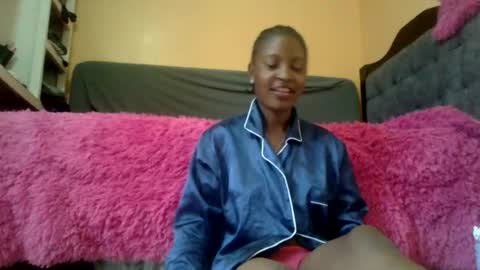 zellate online show from June 18, 11:04 am