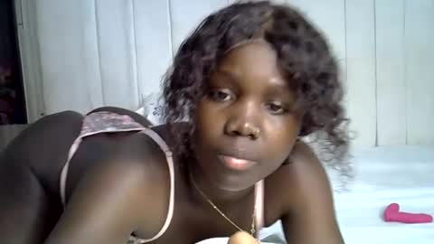 sweetrhennoh online show from July 9, 6:27 am