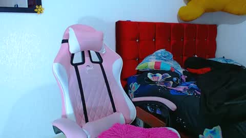 Snapshot of sweetalmaa chatting on December 20, 10:49 am Alma online show from December 20, 10:49 am