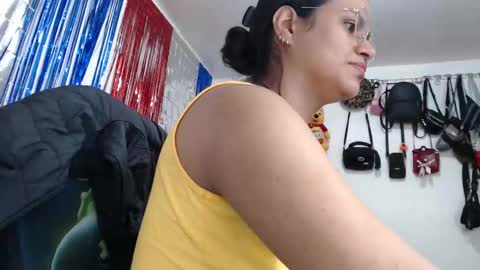 Snapshot of sweetalmaa chatting on September 27, 12:01 pm Alma online show from September 27, 12:01 pm