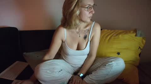 Ania online show from March 9, 9:46 pm