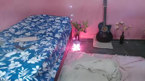 sweetapple808216 online show from August 4, 6:36 pm