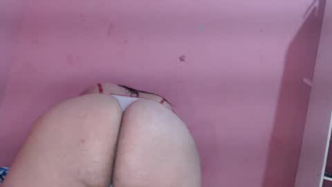 sweetapple808216 online show from July 27, 2:41 am
