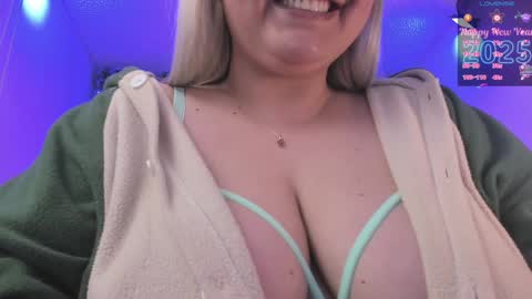 Andrea  online show from January 24, 7:08 am