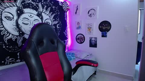 sweetbitter_ online show from December 31, 7:40 pm