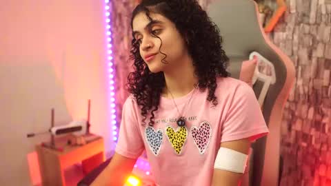 Salom independent model online show from December 22, 7:28 pm