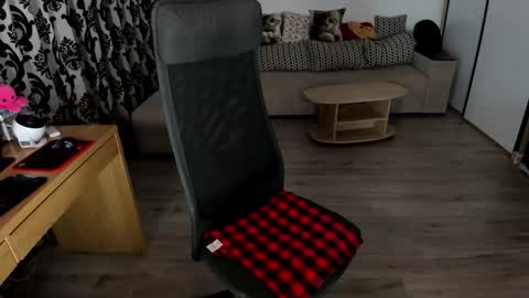 Charlotte online show from November 28, 8:23 pm