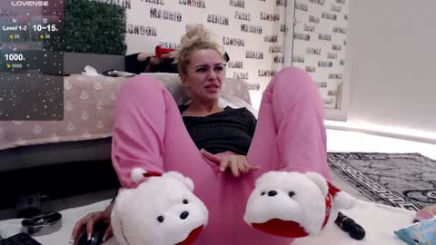 Snapshot of sweetdaiana23 chatting on December 21, 11:34 pm Daiana Onlyfans - Blonddaiana online show from December 21, 11:34 pm